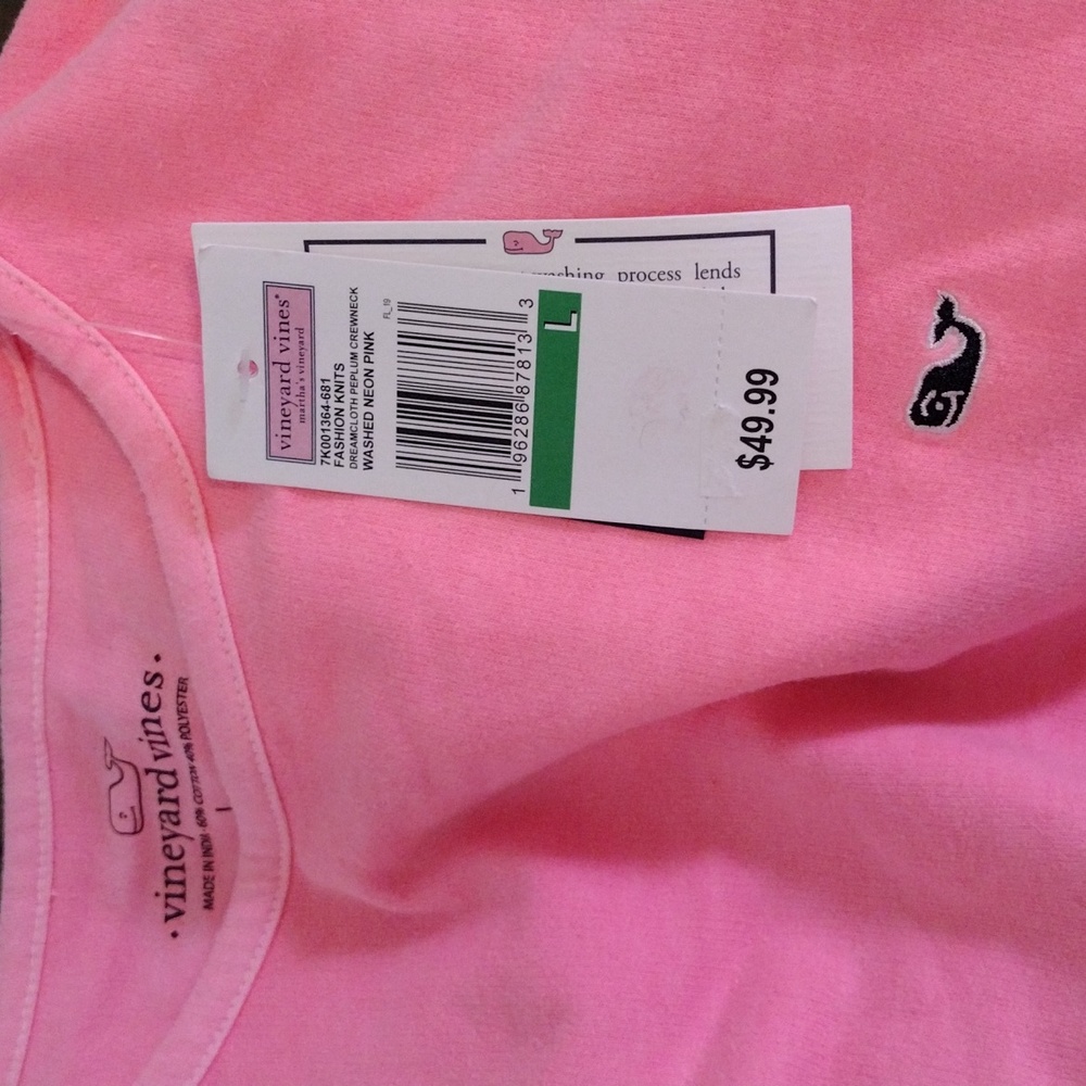 Vineyard Vines cute pink ruffle shirt